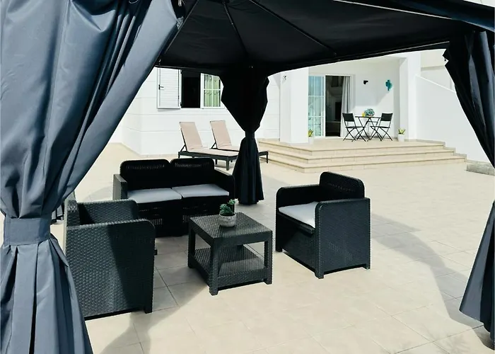 Canaryislandshost L Magenta * プエルト・デル・カルメン