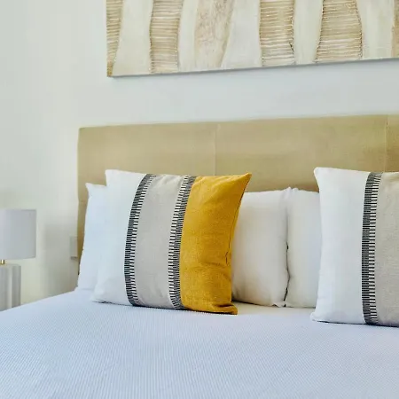 Canaryislandshost L Magenta Puerto del Carmen (Lanzarote)